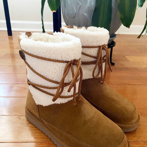 Koolaburra Chestnut and White Size 8 Michon Short Boots NWT - Picture 1 of 7